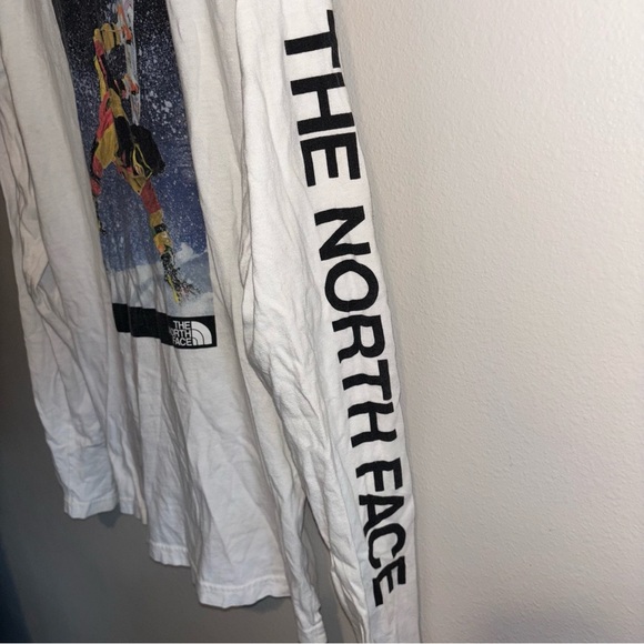 The North Face White Graphic Long Sleeve Shirt Size S - Picture 2 of 4